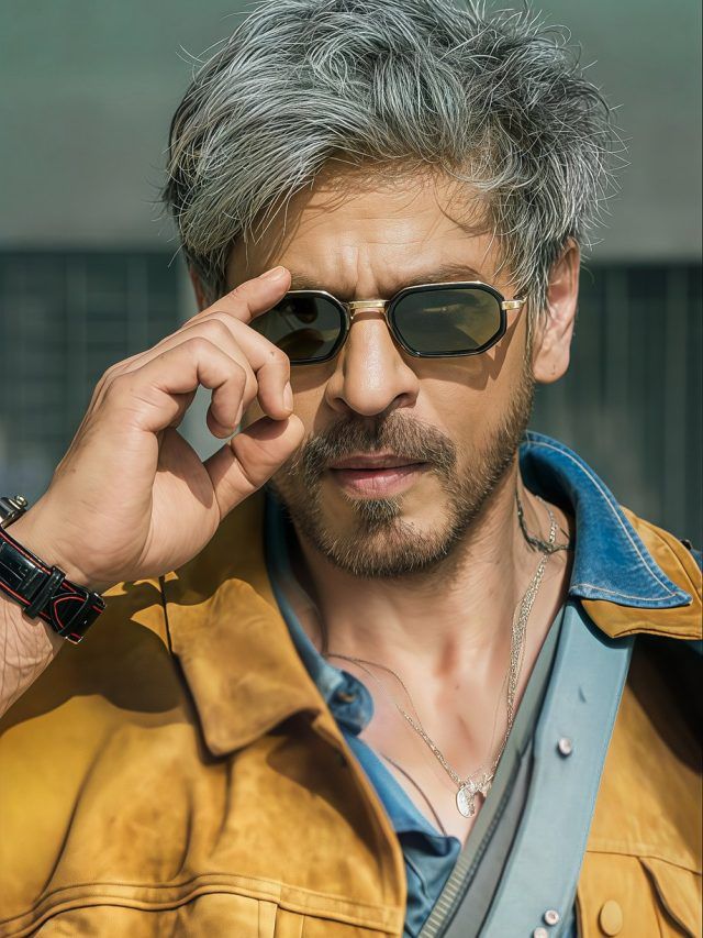 KING में SRK की ड्रैकुला वाली वॉच, कीमत में टोयोटा फॉर्च्यूनर को छोड़ा पीछे