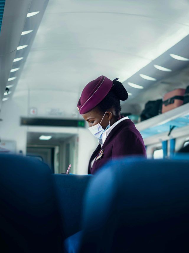 Cabin Crew की रिटायरमेंट एज क्या होती है?