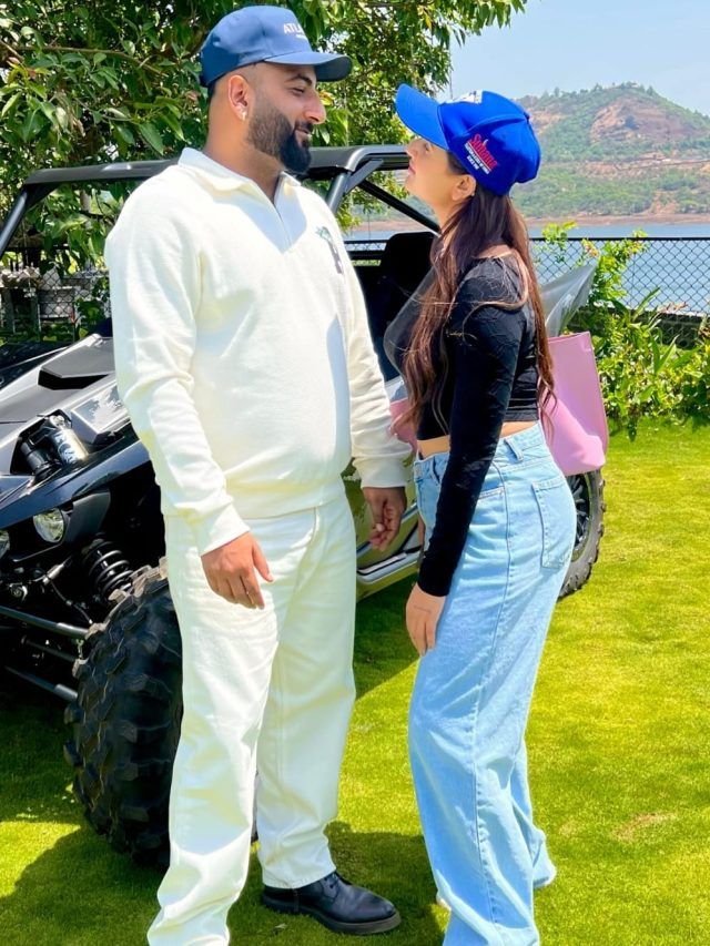 शहबाज बदेशा ने पहली बार दिखाया गर्लफ्रेंड का चेहरा, पैप्स को जमकर दिए पोज
