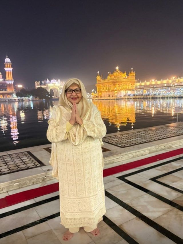 गोल्डन टेंपल पहुंची हेलेन, लिया वाहेगुरु का आशीर्वाद, सोशल मीडिया पर फैंस इंप्रेस, हुए गदगद