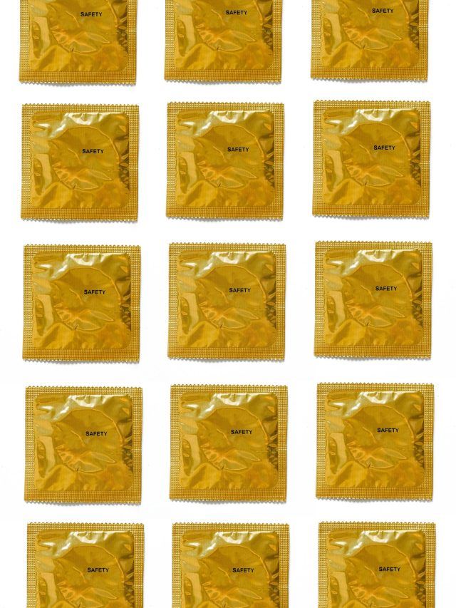 चीन ने आखिर 30 साल बाद क्यों लगाया कंडोम पर टैक्स