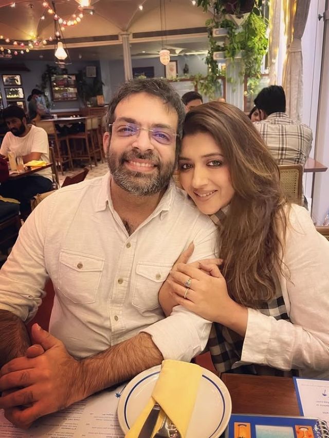 16 साल बाद टूटी शादी, दर्द भुलाने विदेश की सैर पर निकली हसीना, रवीना ने दिया साथ