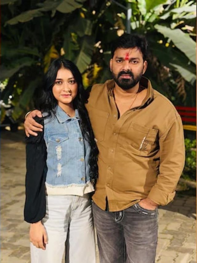 कंधे पर रखा हाथ... पवन सिंह संग दिखा क्लोज बॉन्ड, कौन है ये हसीना?