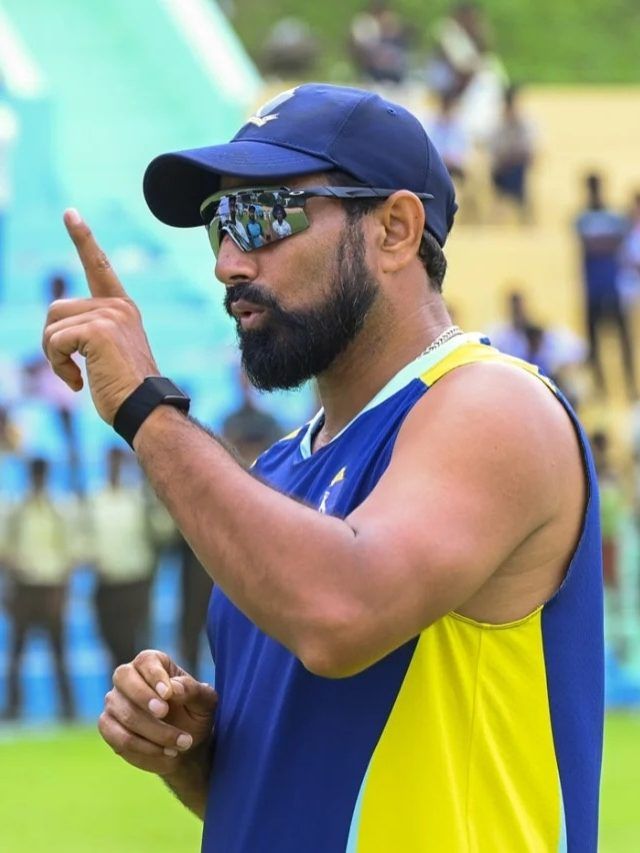 शमी ने हैदराबाद के मैदान पर काटा गदर... सिर्फ 13 रन देकर झटके इतने विकेट