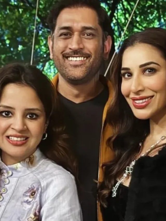 सलमान की पार्टी में ग्लैमरस लगीं साक्षी, बॉलीवुड हसीनाओं के बीच छाए धोनी, Inside Photo