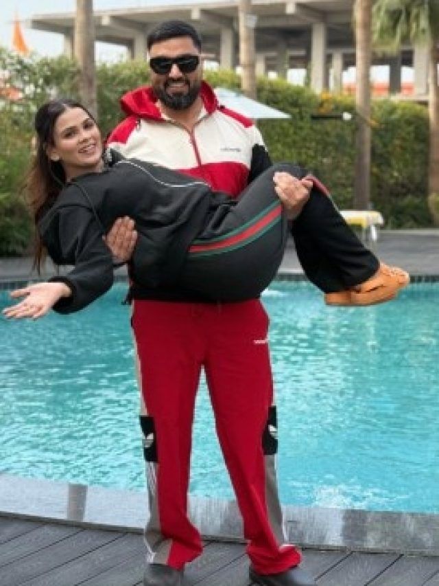 पहली पत्नी को गोद में लेकर झूमा यूट्यूबर, 5वें बच्चे का बनेगा पिता, दूसरी वाइफ ने किया रिएक्ट