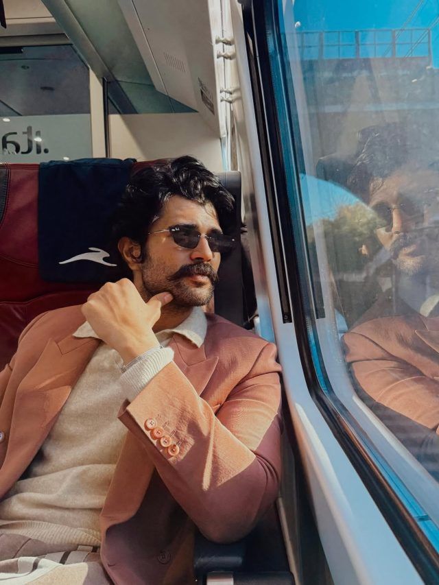 विजय ने रोम में होने वाली दुल्हनिया रश्मिका संग मनाया न्यू ईयर? फोटो देख सरप्राइज फैन्स