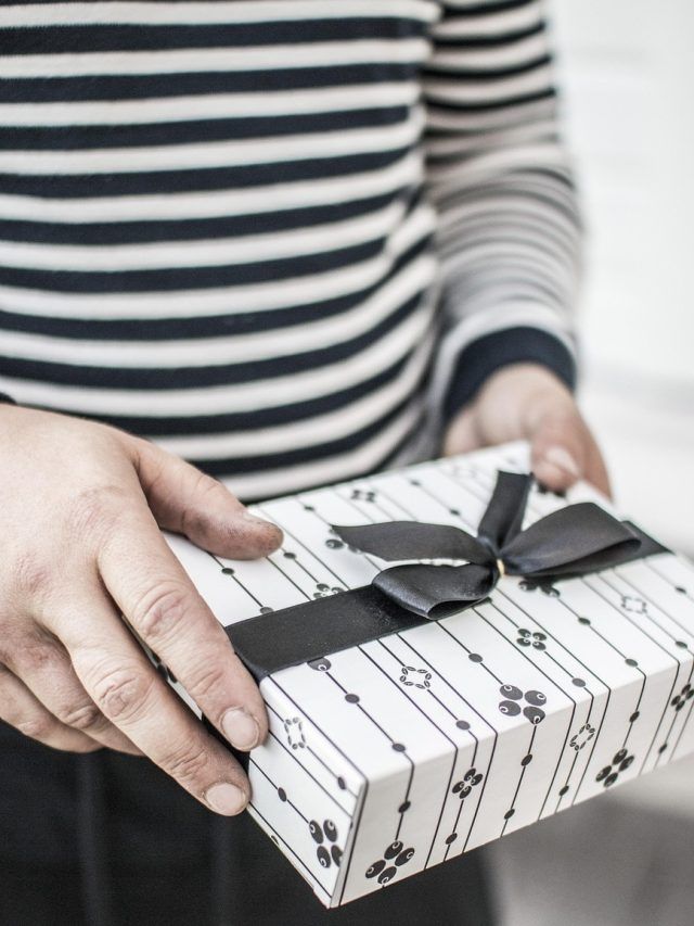 এই  জিনিসগুলি ভুল করেও কারও থেকে নেবেন না, পকেট খালি হয়ে যাবে!