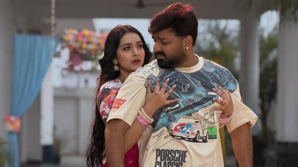 पवन सिंह का साया बनी एक्ट्रेस, पावर स्टार ने भरी महफिल में बुलाया जान, और फिर...