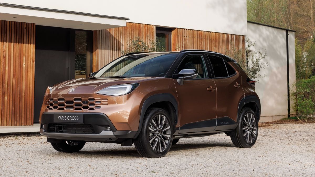 स्पोर्टी लुक... हाईटेक फीचर्स! Toyota ने लॉन्च की धांसू कॉम्पैक्ट SUV