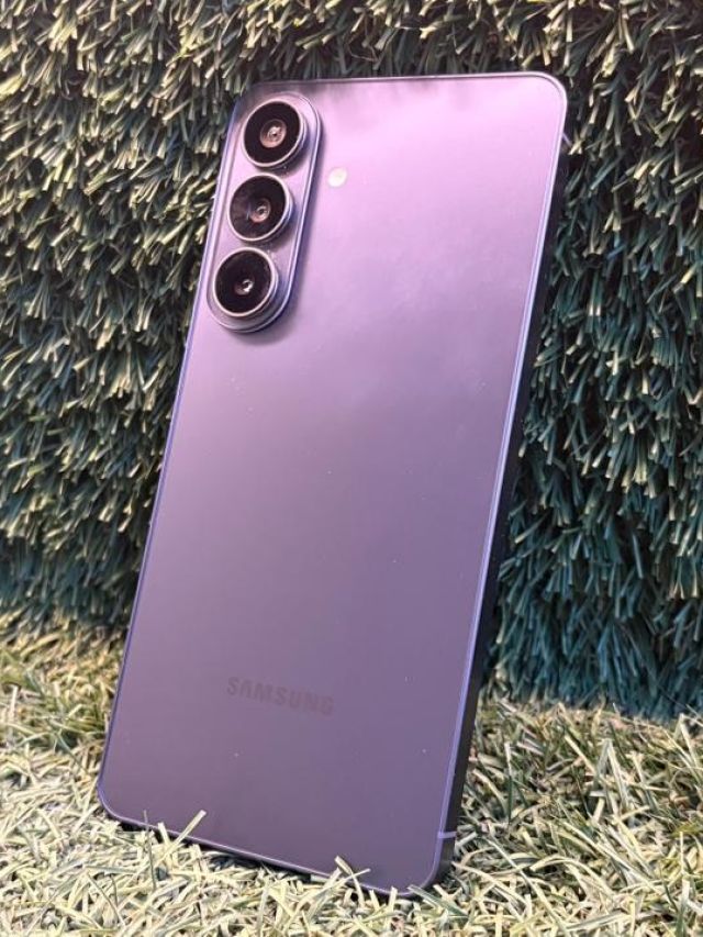 Samsung Galaxy S26 Plus Gets a Massive Price Cut on Amazon