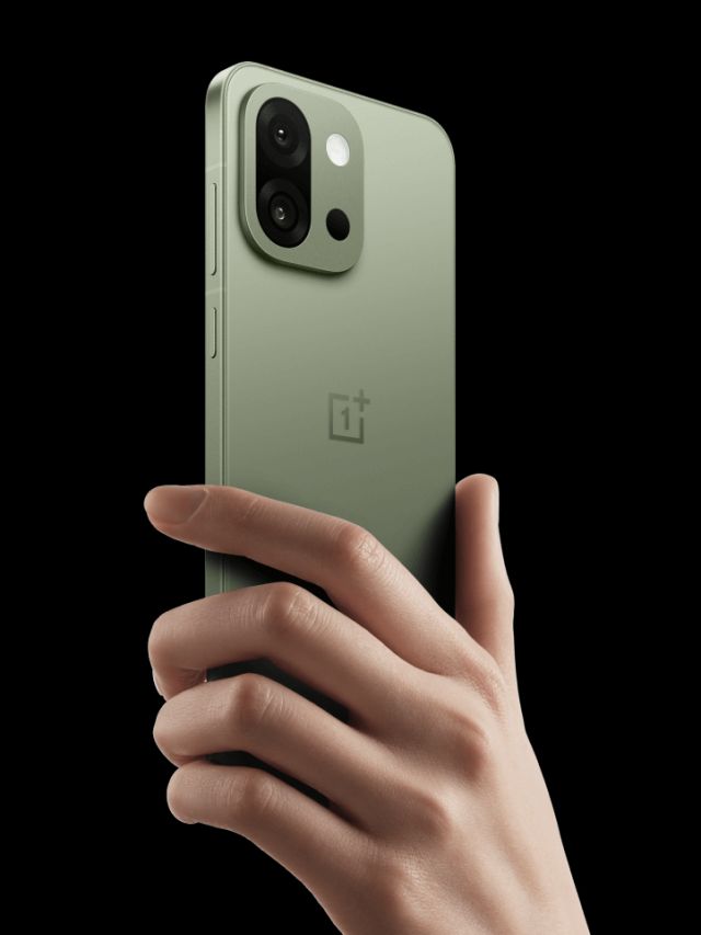 OnePlus 13s at lowest price in Independence Day sale, details