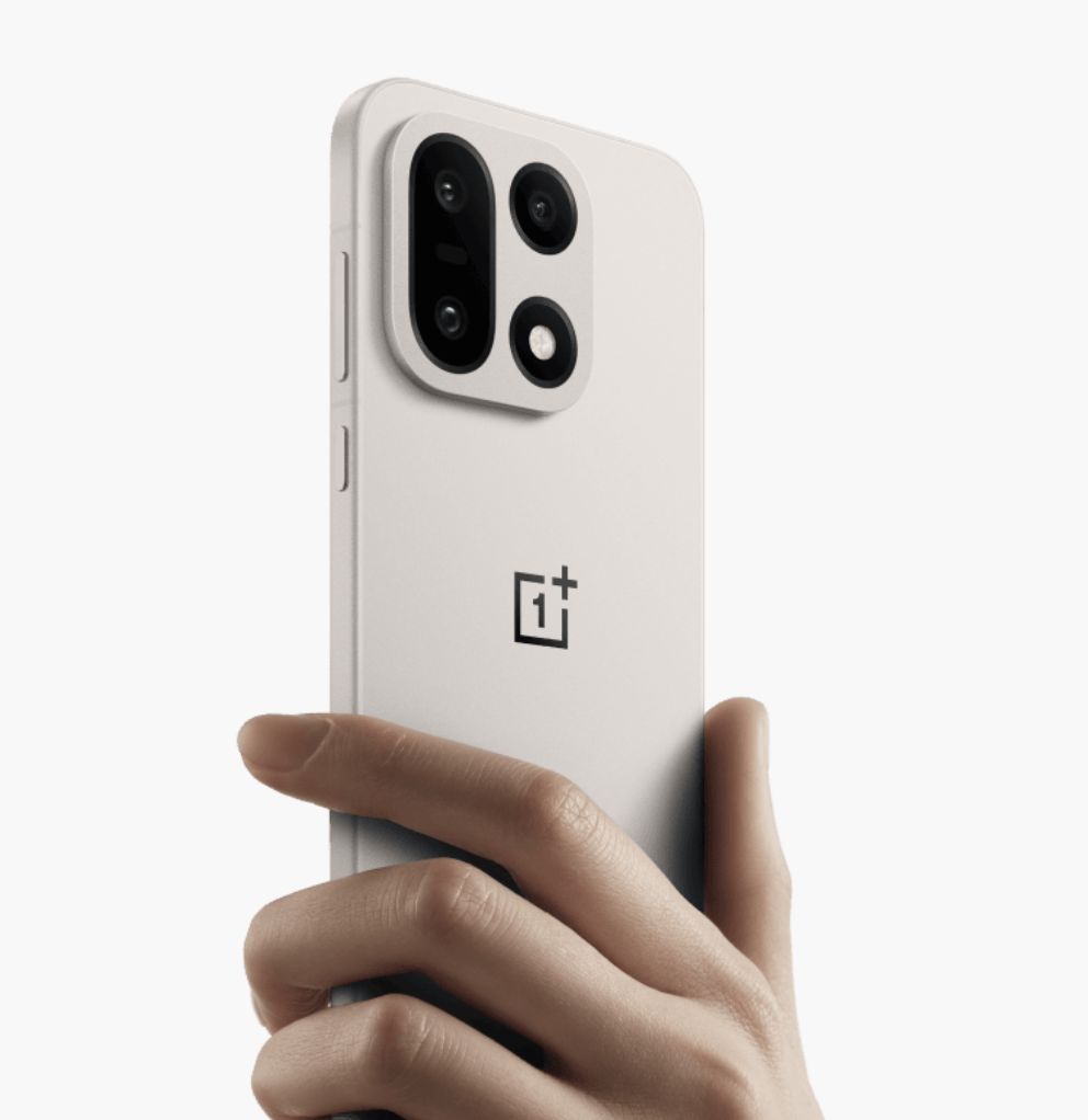 अमेज़न और ऑफिशियल स्टोर पर OnePlus 15 की कीमतों में भारी कटौती